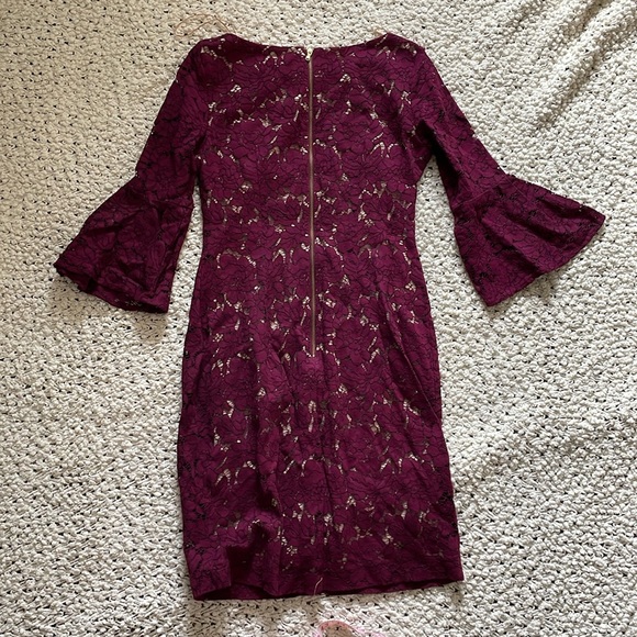 🍷 Danny & Nicole Floral Lace Bodycon Dress 🍷 - Picture 9 of 12